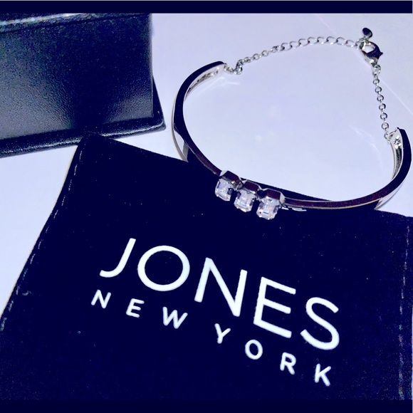 ๐ Beautiful Jones NewYork Silver Bracelet ๐ - Picture 1 of 8